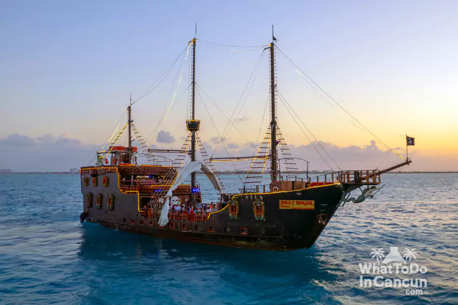 image of Jolly Roger Pirate Show Cancun